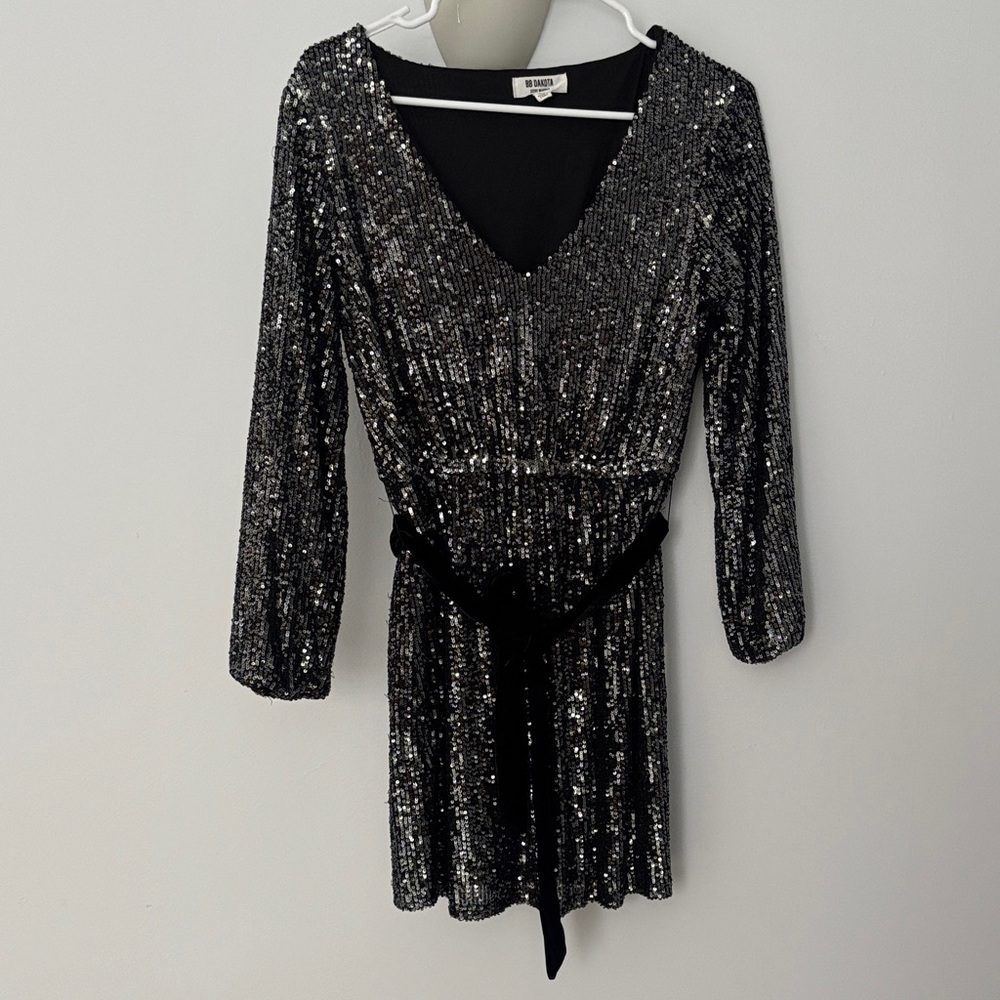 Black and Silver Long Sleeve Dress
Bb Dakota by Steve Madden